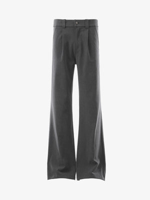 Minimalistisch drapierte, maßgeschneiderte Hose