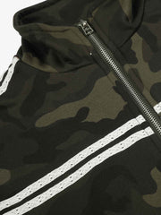 Kurze Jacke mit Camouflage-Tape-Details