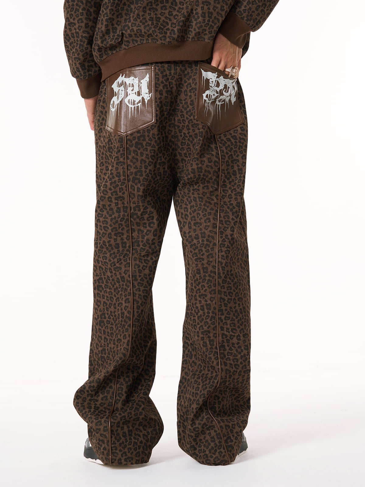 SUPM Graffiti Print and Cross Frame Leopard Print Set 