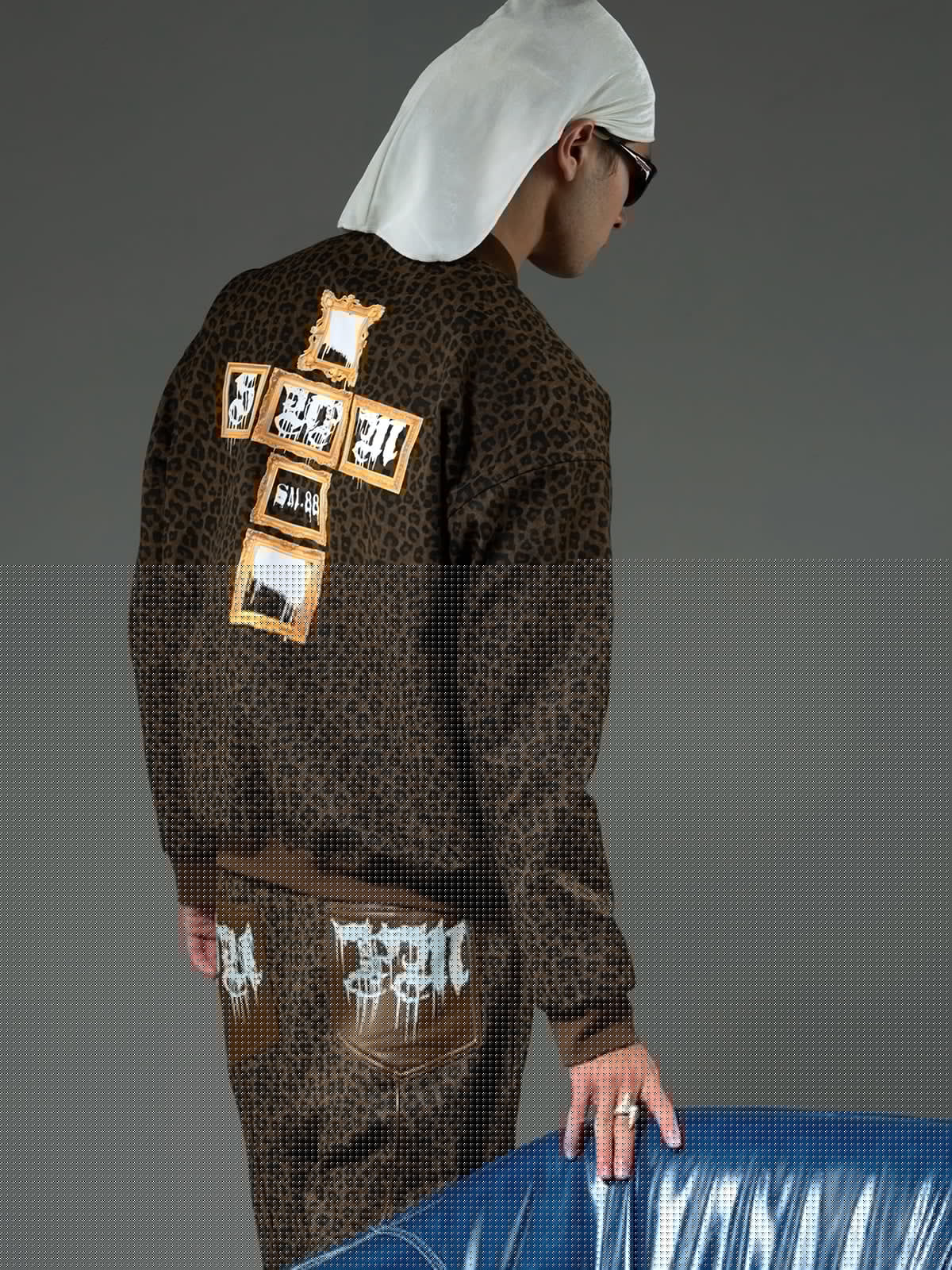SUPM Graffiti Print and Cross Frame Leopard Print Set 