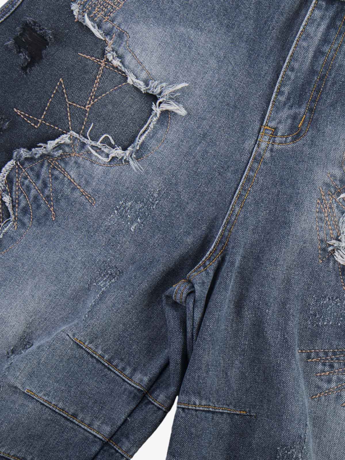 Bestickte Jeansshorts mit Used-Look und ausgefranstem Saum