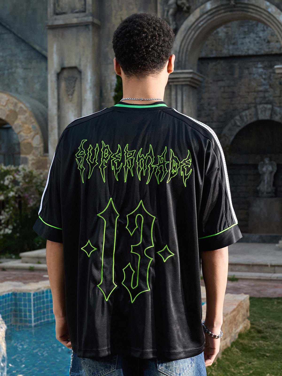 Supermade Color-Blocked V-Neck Embroidered Jersey Short-Sleeved 