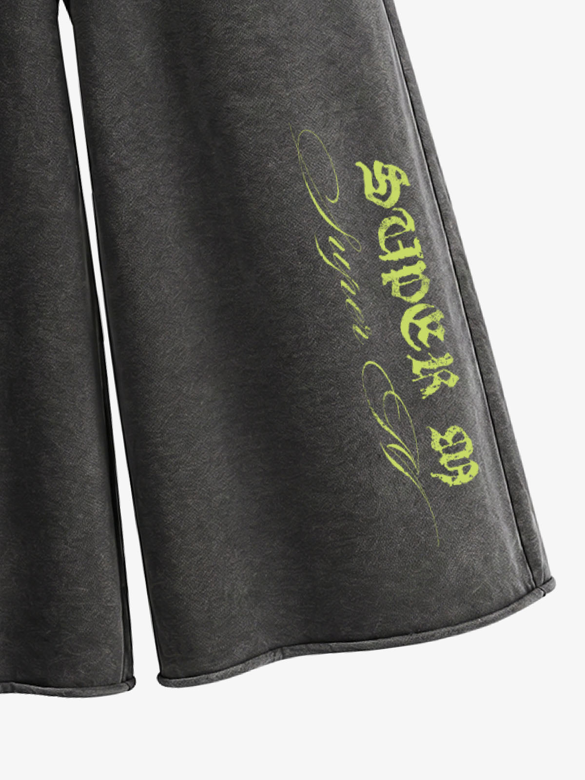Pantalones cortos deportivos con diseño gótico