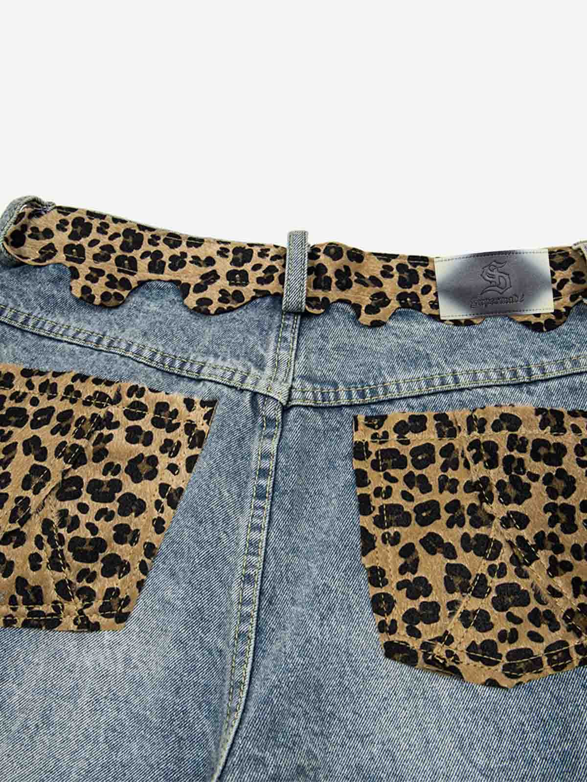 Vintage-Shorts aus Denim mit Leopardenmuster und Used-Look