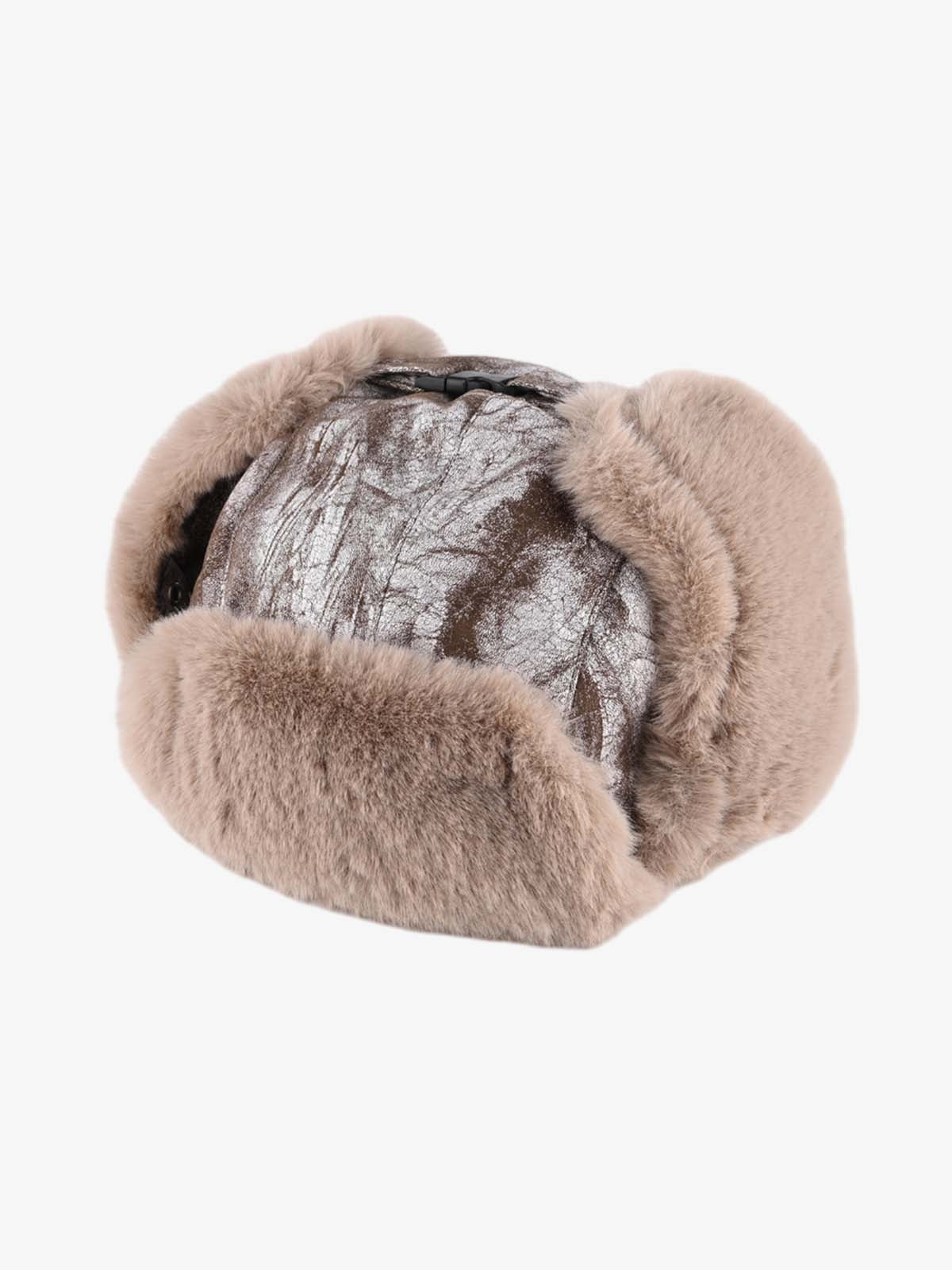 Edgy Spike-Embellished Sunglasses for Trendsetters 