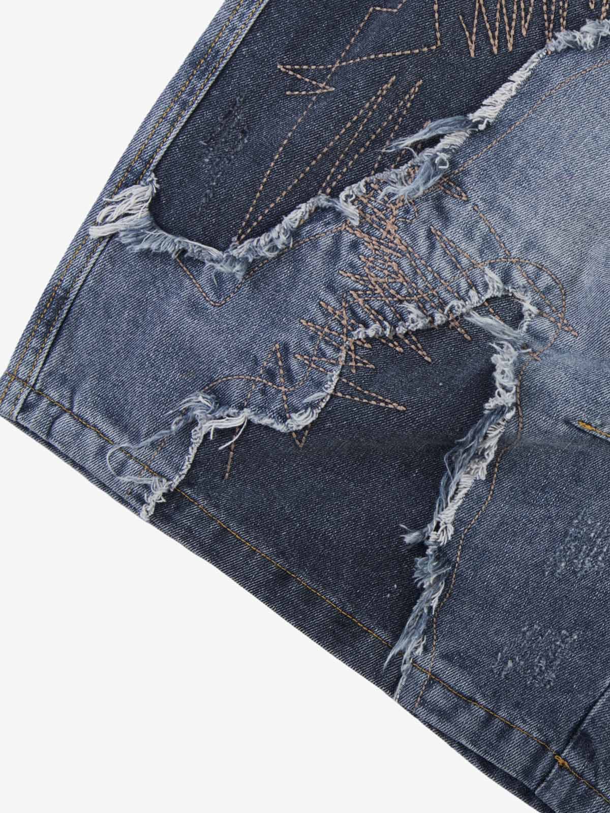 Bestickte Jeansshorts mit Used-Look und ausgefranstem Saum