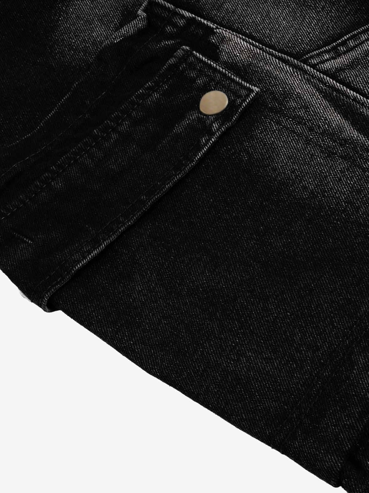 Pantaloncini di jeans cargo con molteplici tasche