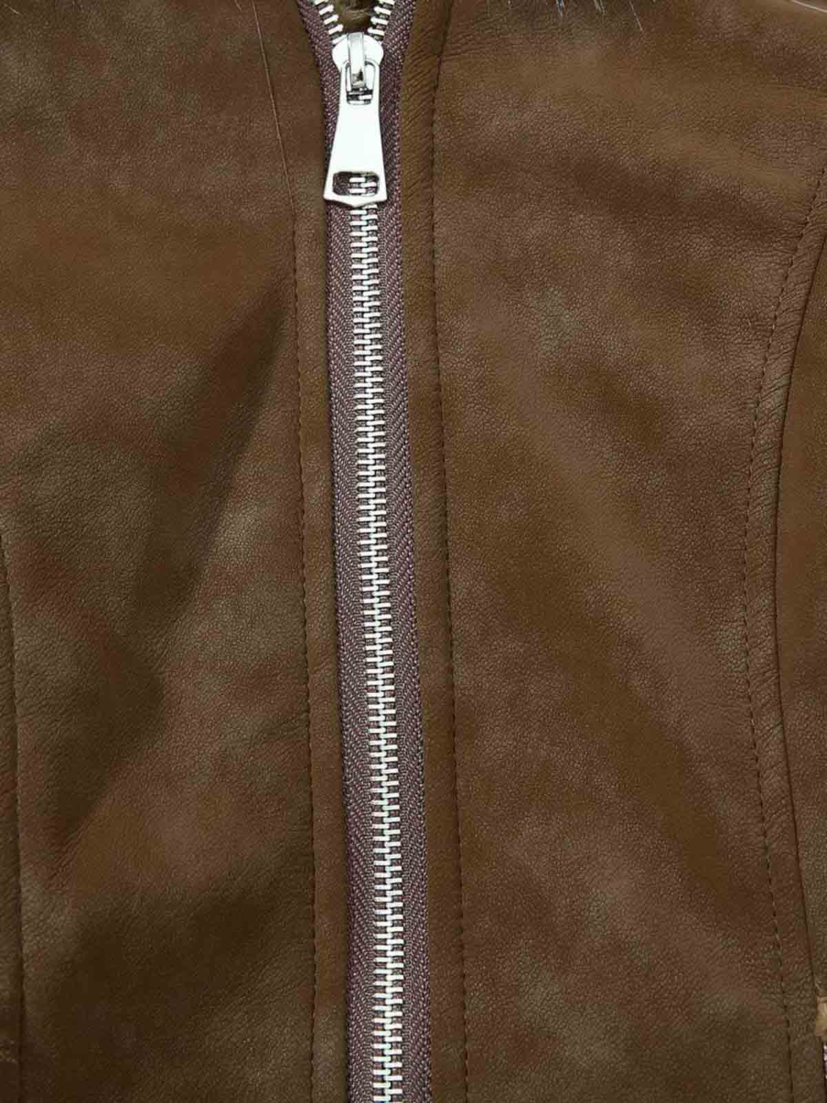 Edgy Spike-Embellished Sunglasses for Bold Fashion Statements 