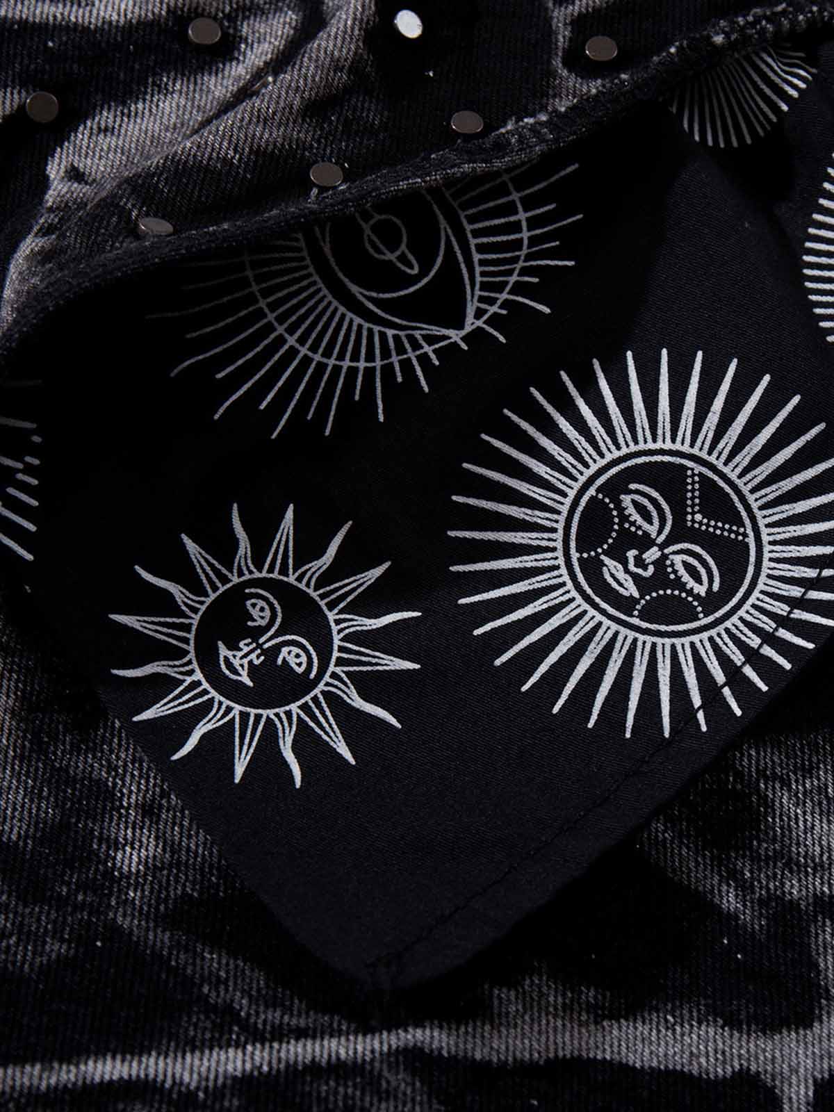 Washed Graphic Patch Baggy Jeans 