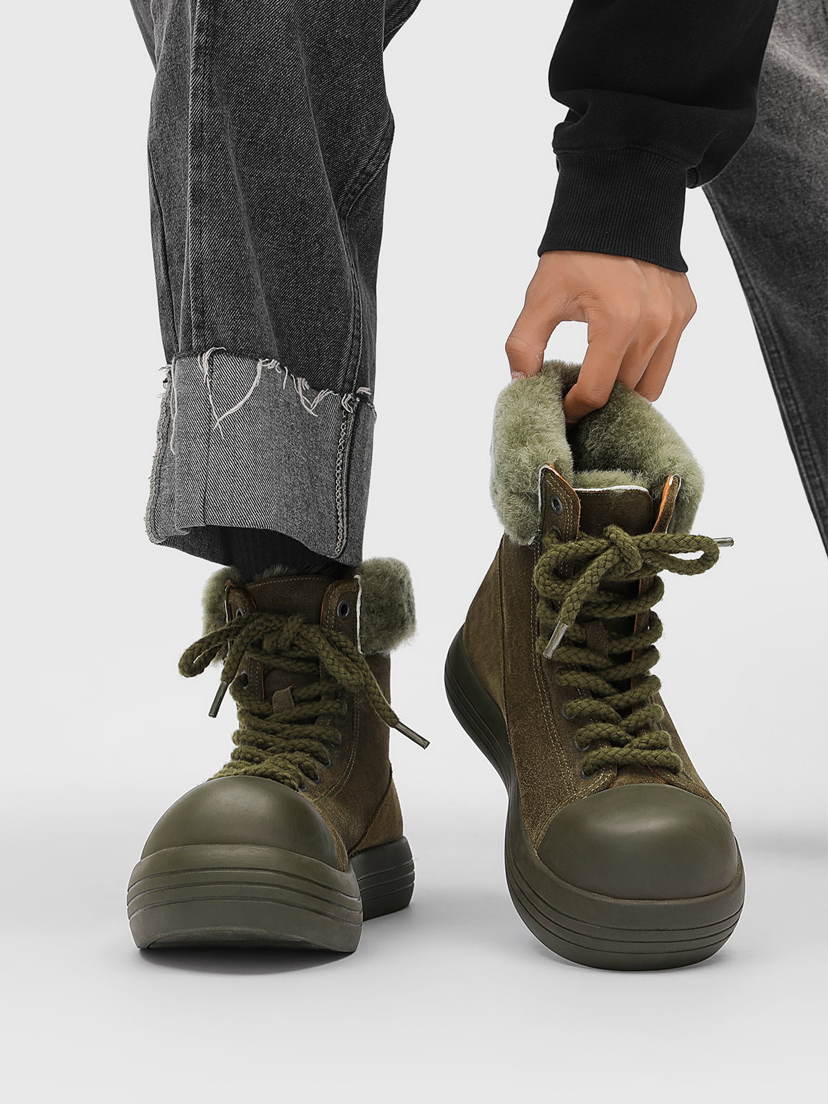 Winter Warmth High-Top Sneaker Boots with Fuzzy Collar 