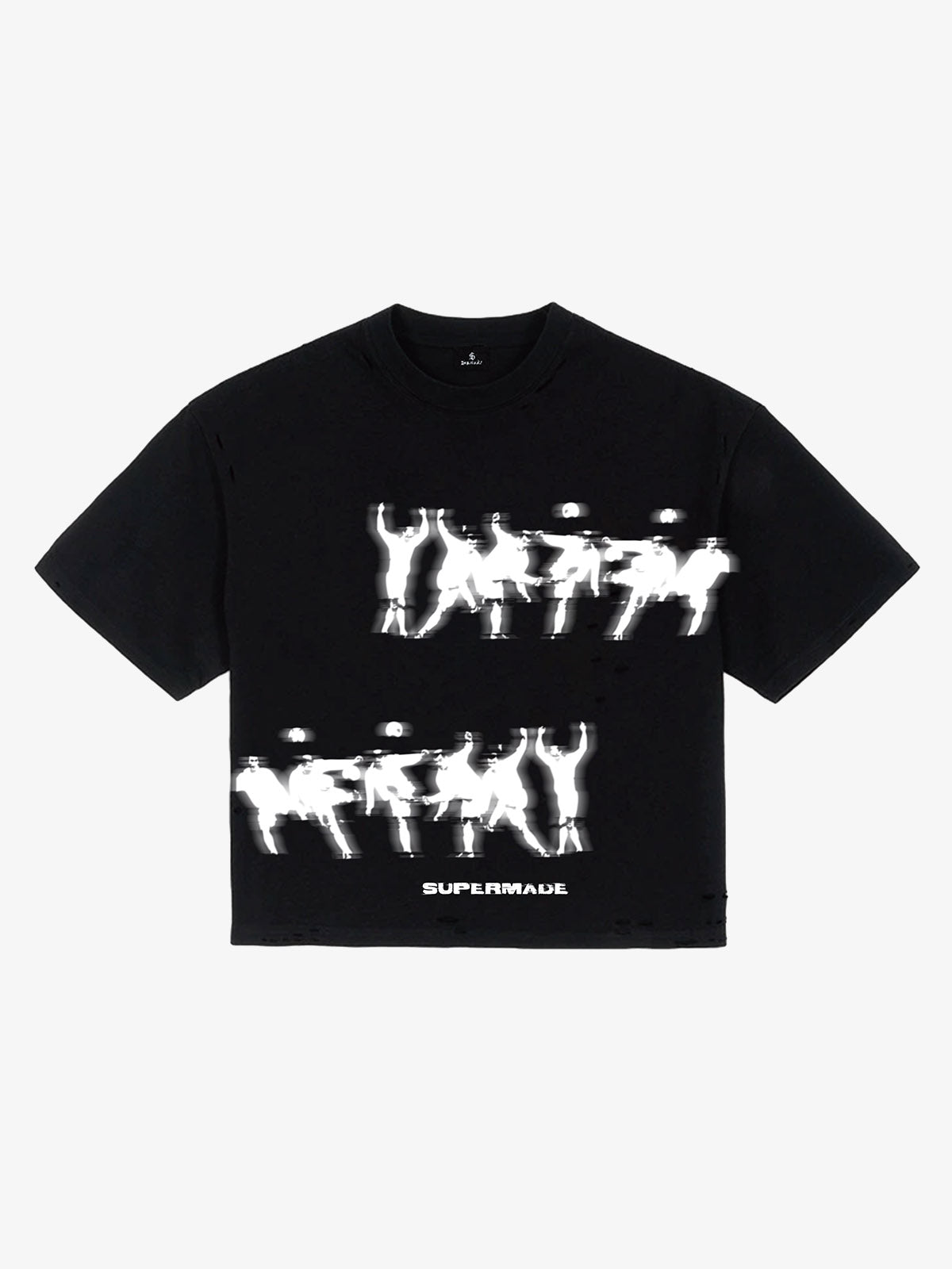 Short-sleeved Distressed T-shirt With A Football Kicking Scene And Blur Pattern Design 