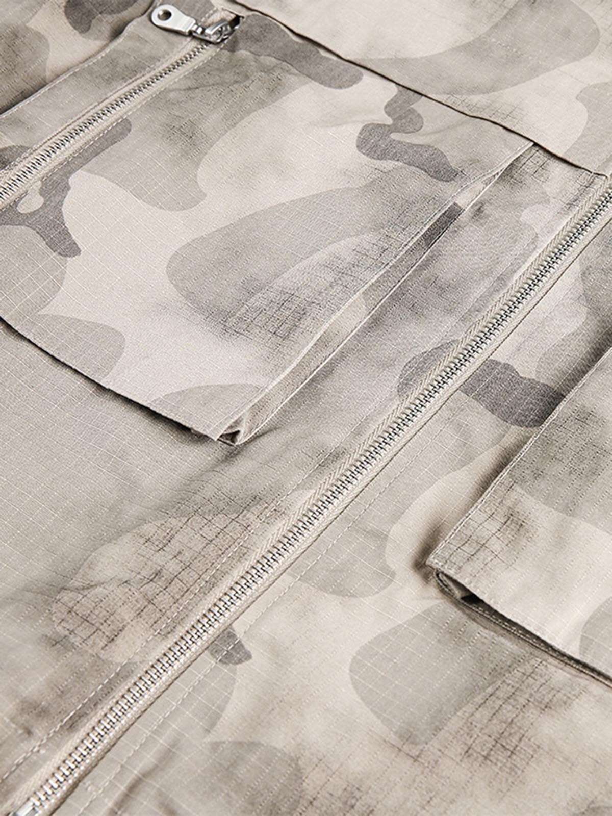 Camouflage Print Utility Jacket for Men - Stylish and Functional Design 