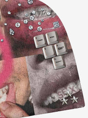 Strickmütze mit Patchwork-Grafik