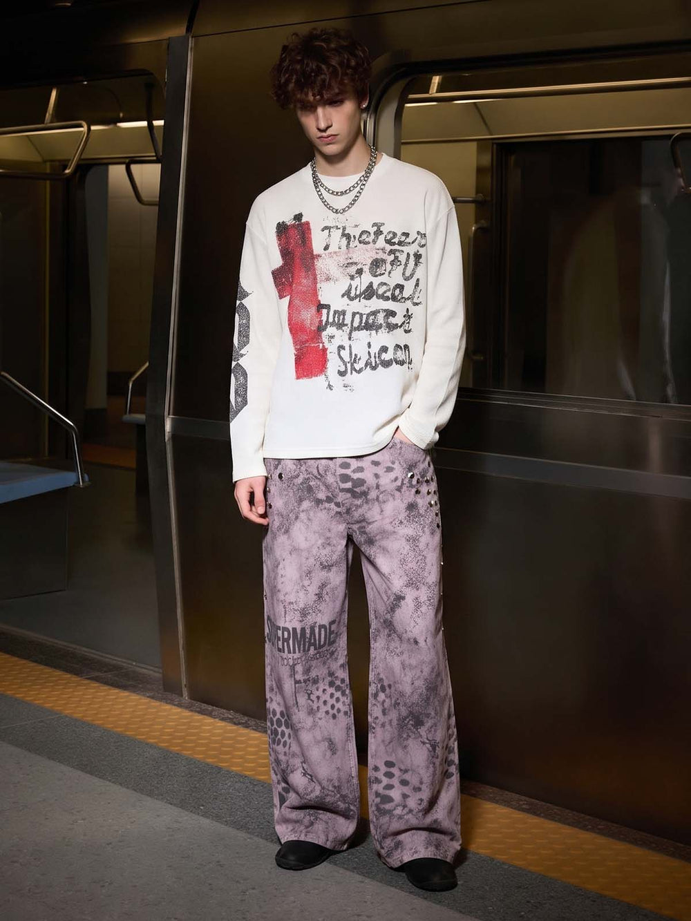 Langarmshirt mit dunklem Schriftzug und Waffelmuster