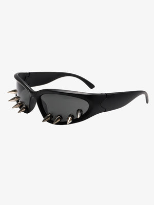 Edgy Spike-Embellished Sunglasses for Bold Fashion Statements 