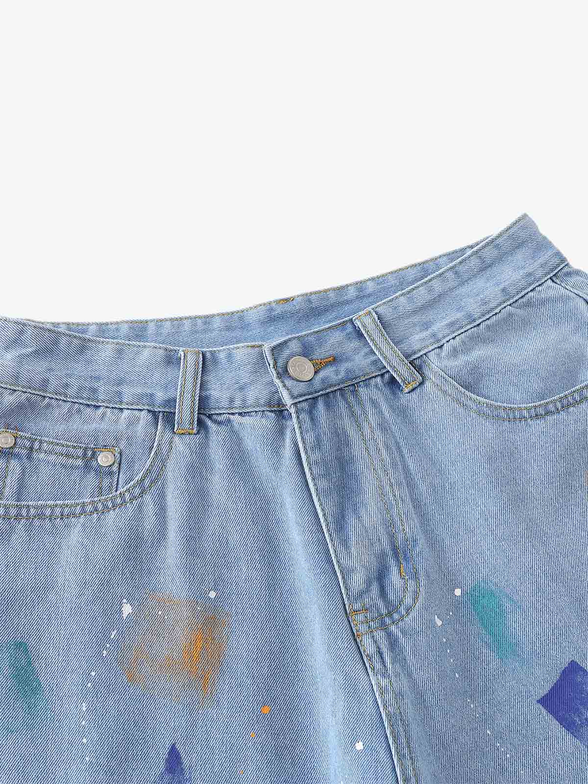 Jeansshorts mit Farbspritzermuster und weitem Bein