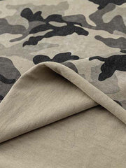 Camouflage-T-Shirt mit Charaktergrafik