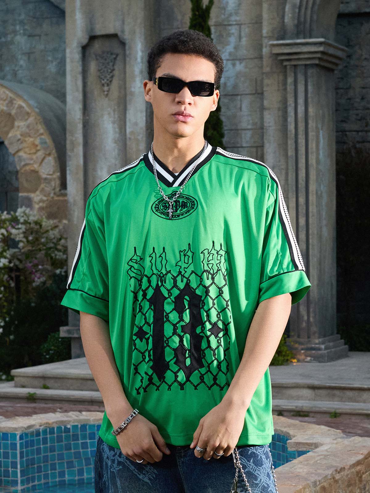 Supermade Color-Blocked V-Neck Embroidered Jersey Short-Sleeved 