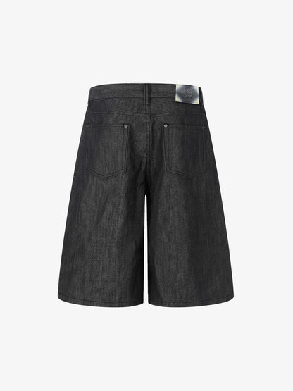 Pantalones cortos vaqueros con tachuelas y patchwork