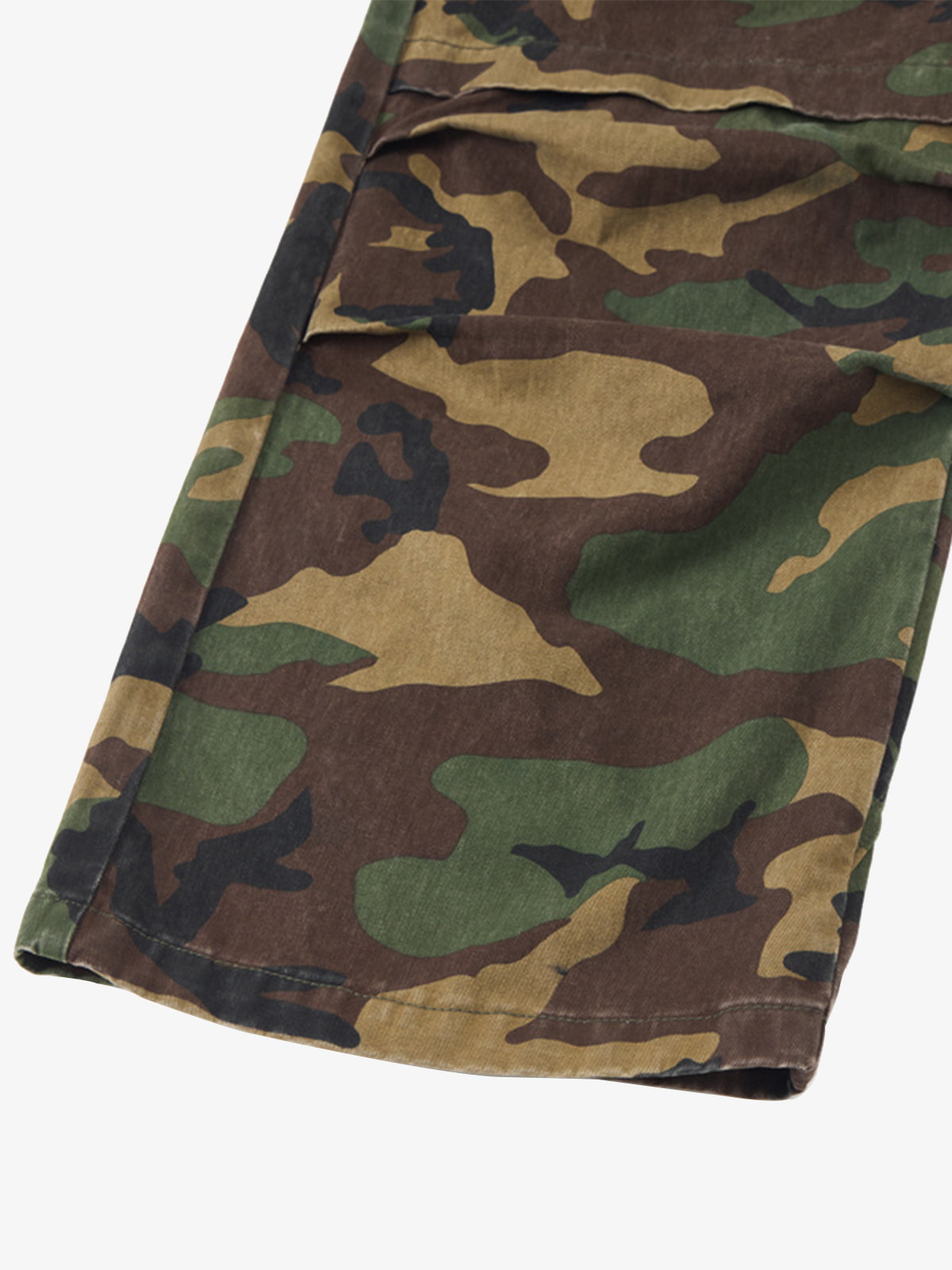 Camouflage Cargo Pants with Wide Leg Design for Versatile Wear 