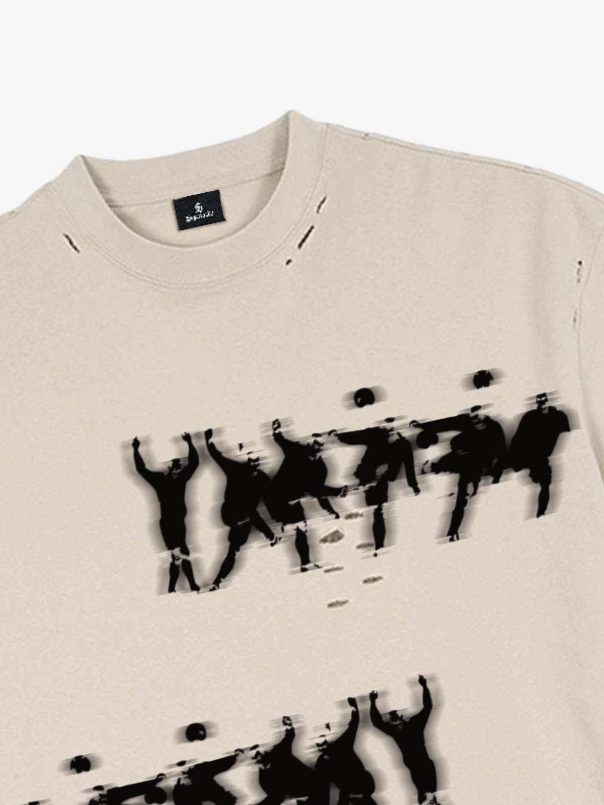 Short-sleeved Distressed T-shirt With A Football Kicking Scene And Blur Pattern Design 