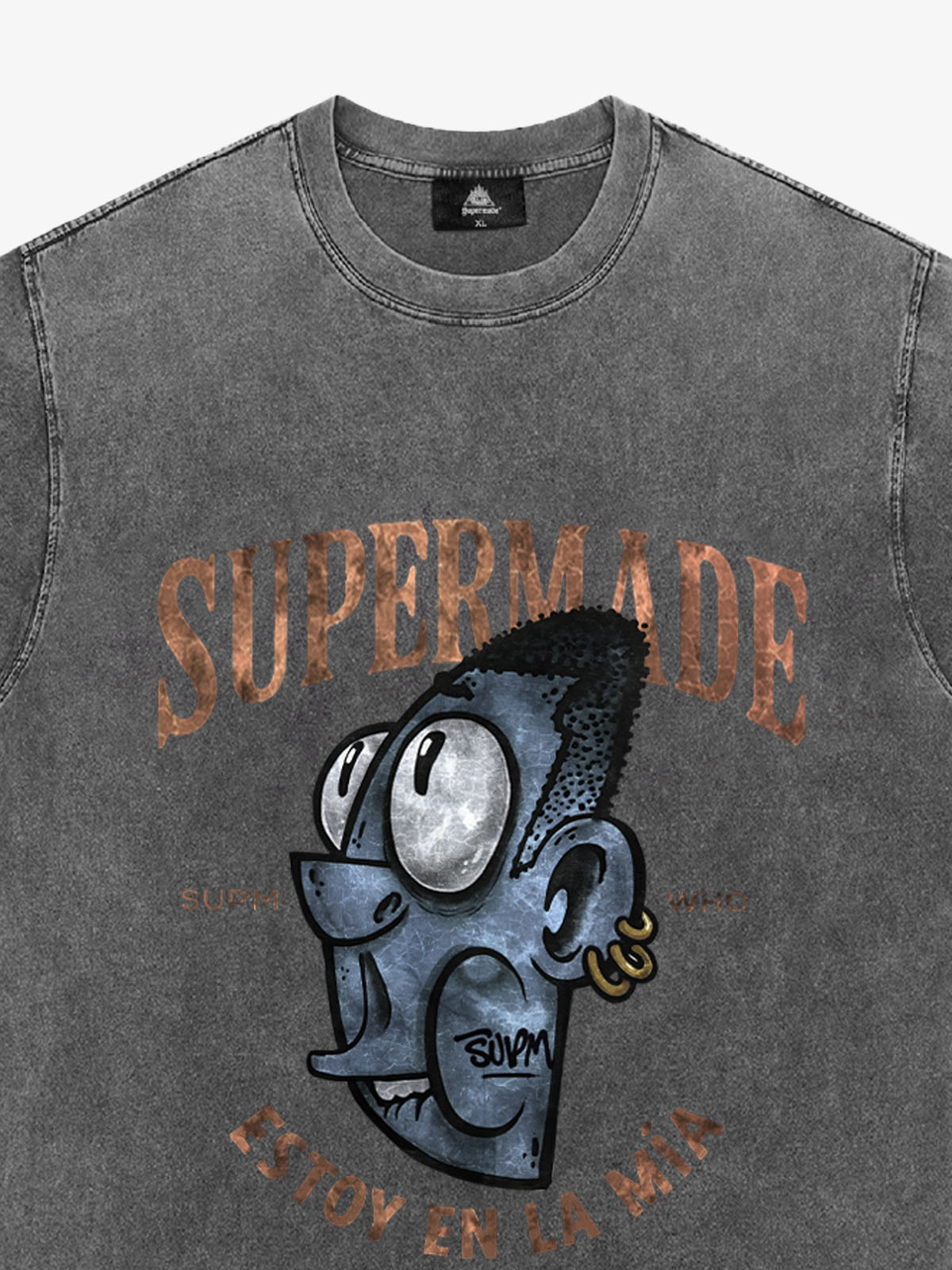 Graphic Print T-Shirt with Bold Artwork and Trendy Design 