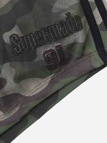 Sportliche Shorts mit Y2K-Grafikstreifen