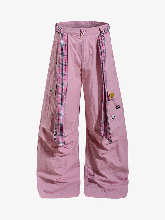 Pantalon cargo à bretelles à carreaux