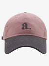 Gestickter Buchstabe „a“. Gewaschene Baseballkappe