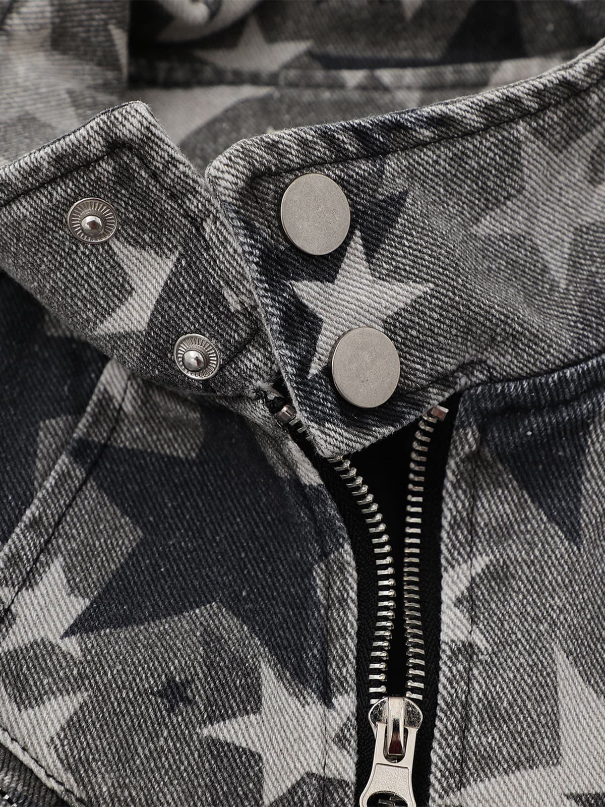 Star-Printed Denim Jacket for Casual and Fashionable Looks 