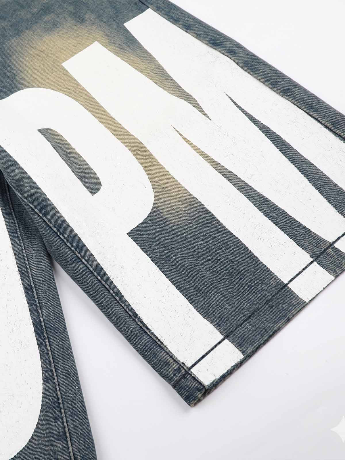 Jeansshorts mit Used-Look und SUPM-Buchstabenprint