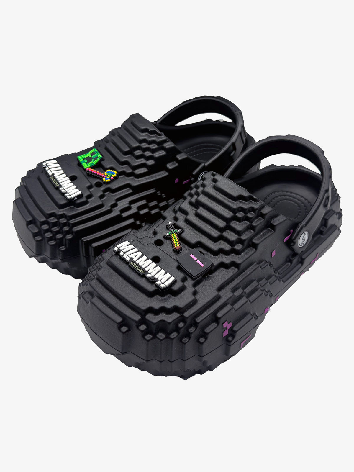 Rutschfeste Clogs mit Pixel-Design