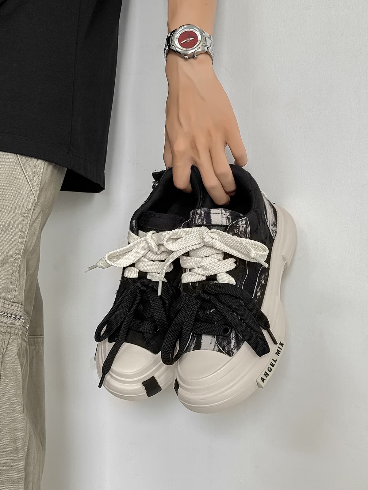 Stylish Chunky Sneakers with Dual Shoelaces for Everyday Wear 