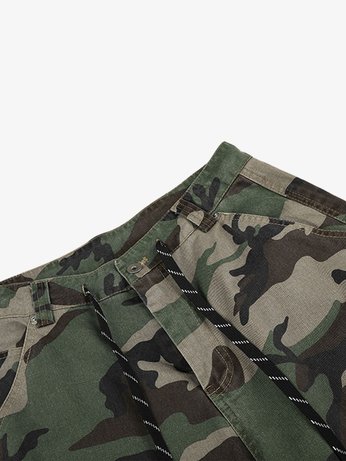 Pantaloni cargo mimetici leopardati con patchwork