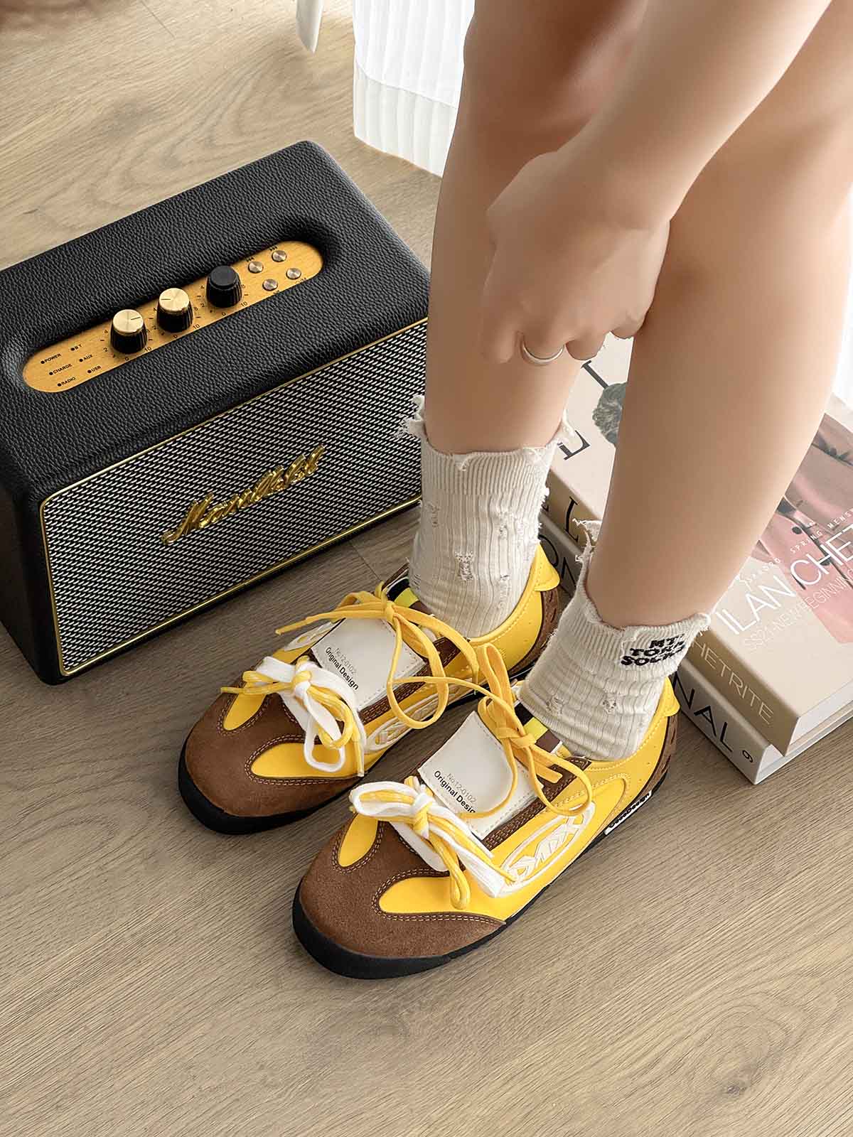 U9829 Stylish and Versatile Numbered Accessory for Modern Fashion Enthusiasts 