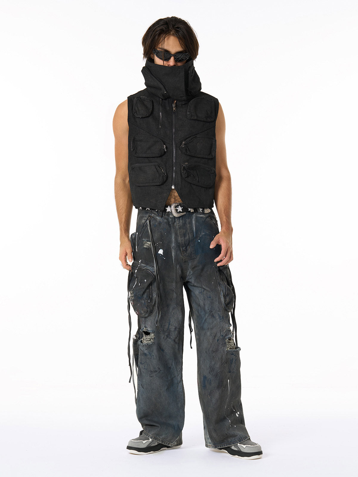 Distressed Cargo Denim Pants with Star Belt - Perfect for Edgy Street Style 