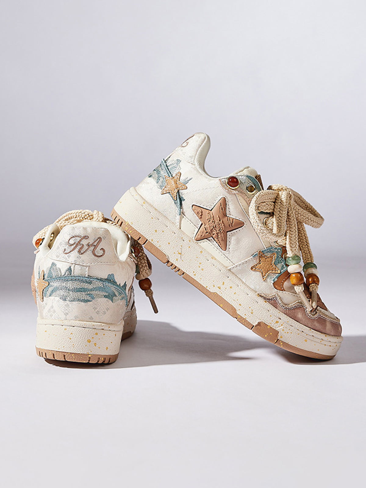 Star-Embellished Casual Sneakers for Everyday Wear 