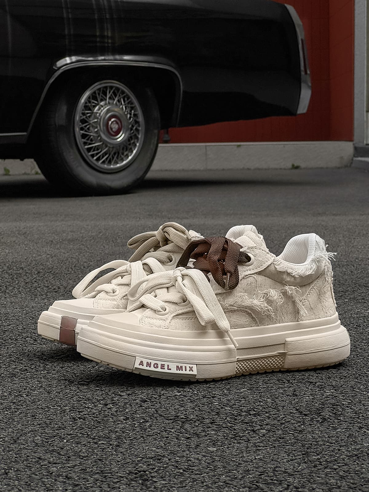 Stylish Chunky Sneakers with Dual Shoelaces for Everyday Wear 