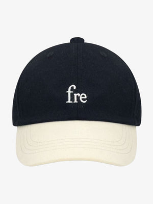Minimalistische Baseballkappe mit kontrastierender Stickerei
