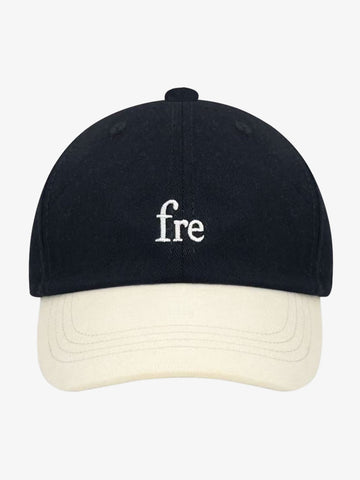 Minimalistische Baseballkappe mit kontrastierender Stickerei