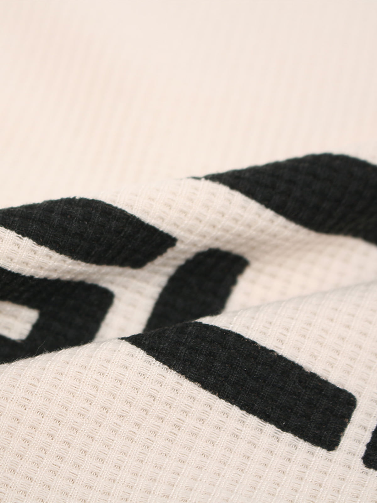 Textured Waffle SUPM Letter Graphic Long Sleeve T-Shirt - 2600 