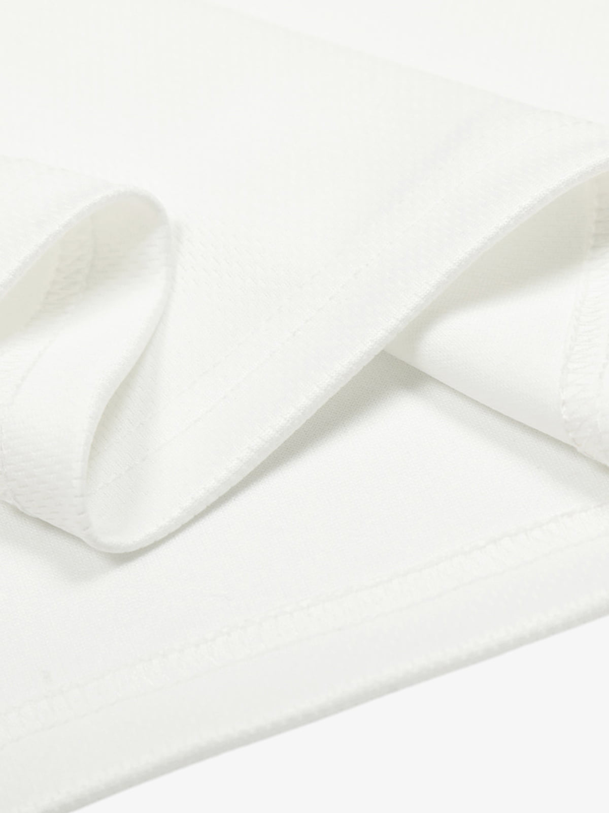 Sporty Long Sleeve Jersey with Bold Number Design for Active Enthusiasts 