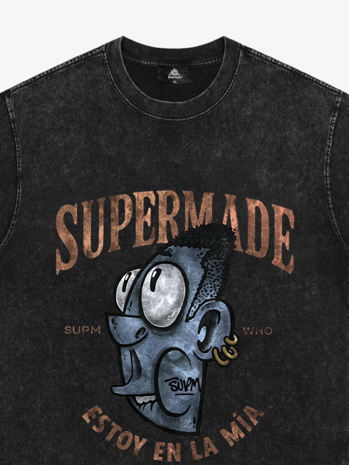 Graphic Print T-Shirt with Bold Artwork and Trendy Design 
