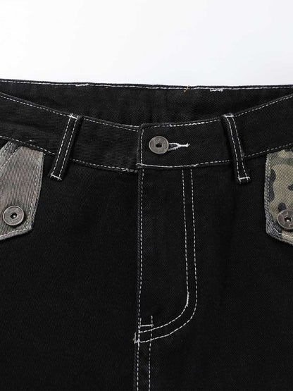 Jeans mit Camouflage-Patchwork, Strassstickerei und geradem Bein