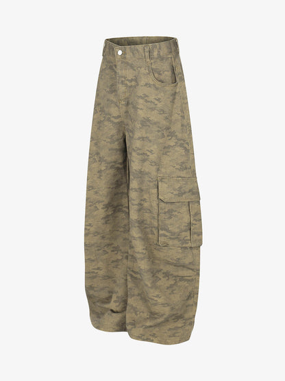 Camouflage Utility Cargo Shorts for Men - Perfect for Outdoor Adventures 