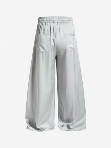 Weite Hose mit Schriftzug und Kordelzug