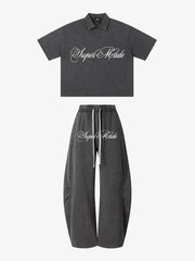 Lässiger Anzug im Retro-Stil mit Polokragen und Blumenmuster