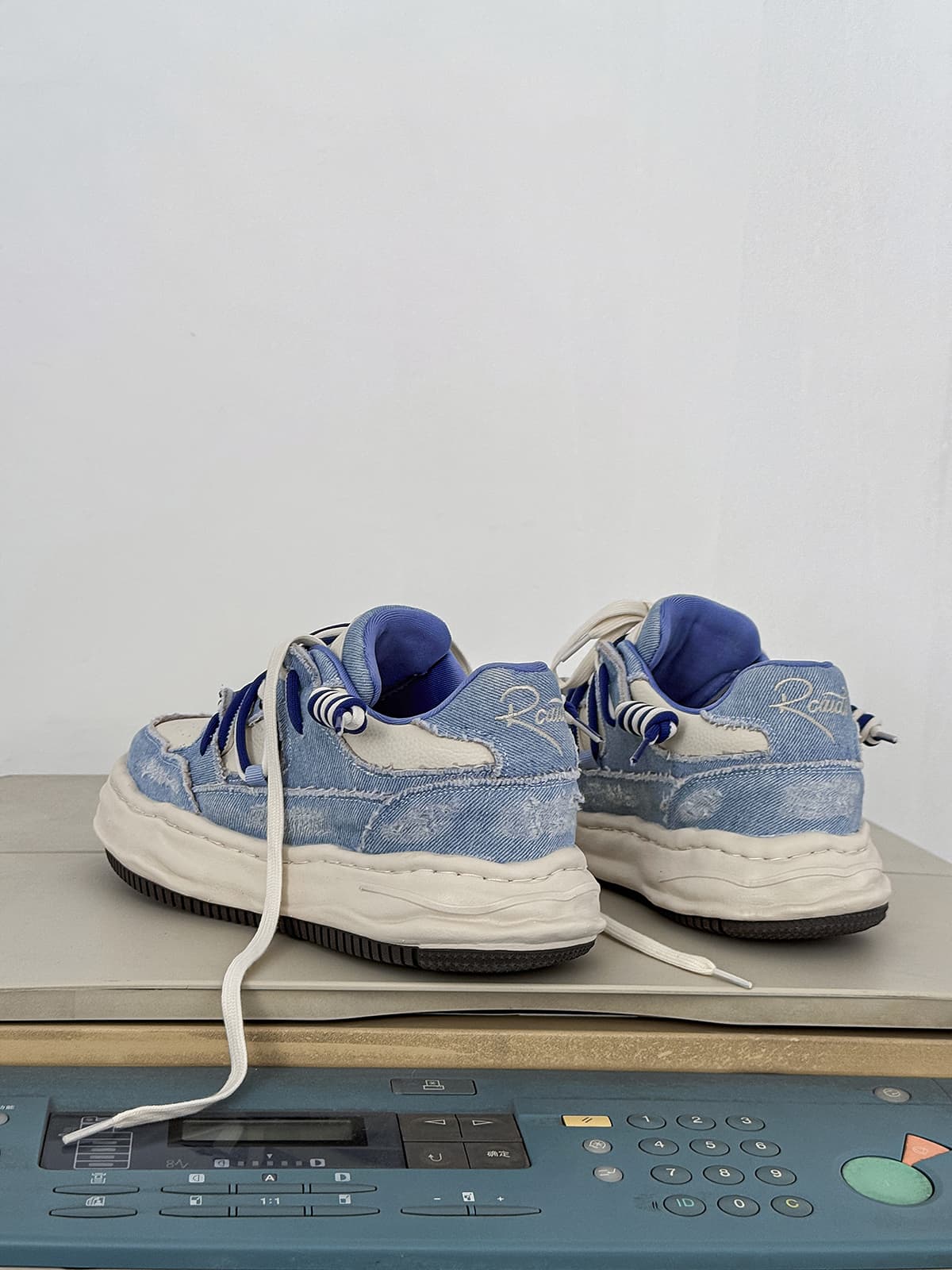 Stylish Denim-Style Sneakers for Everyday Wear 