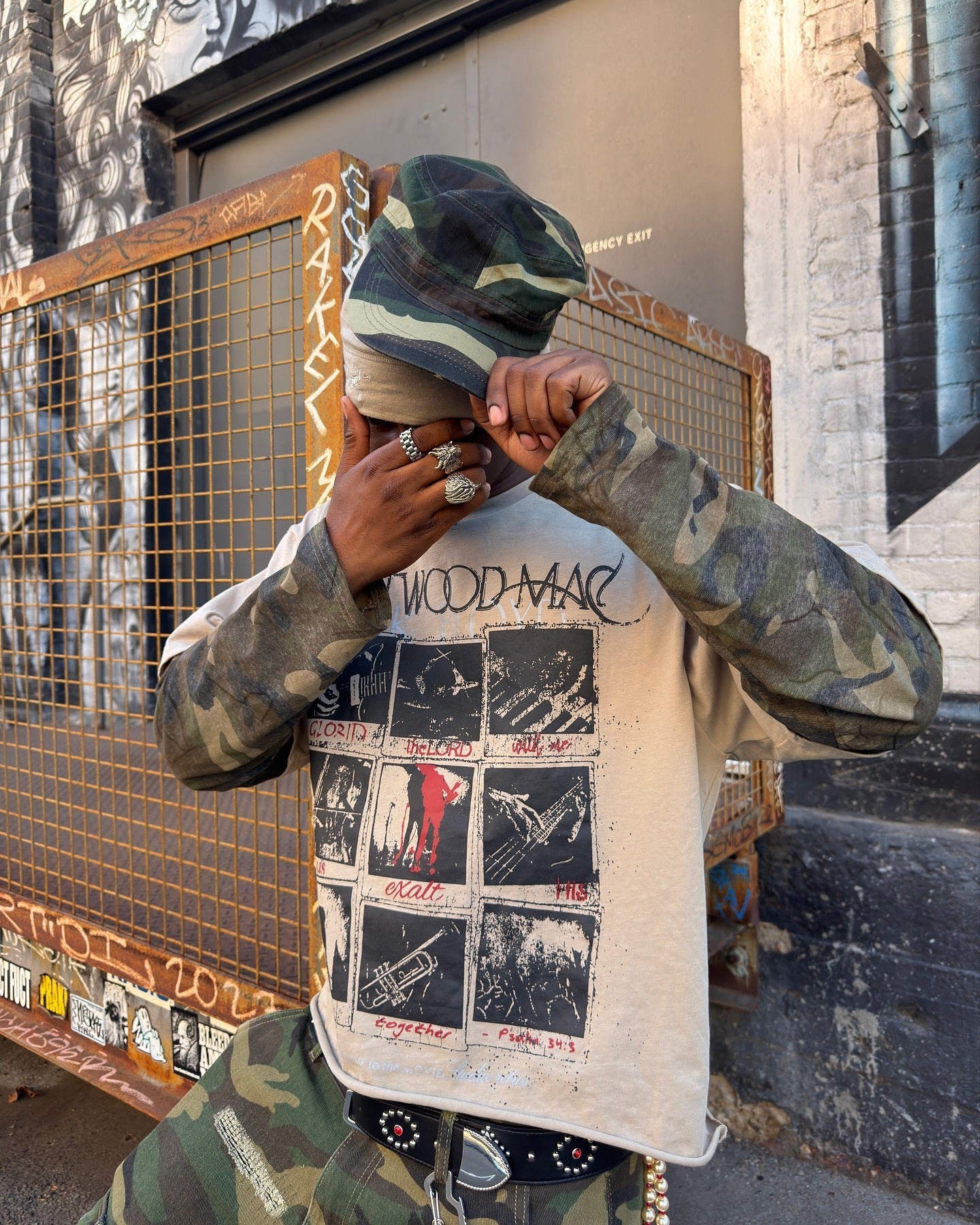 Distressed Camouflage Faux Two-Piece Graphic T-Shirt - 2420 