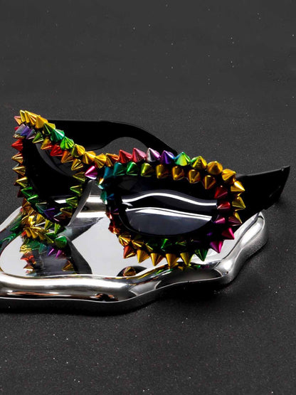 Edgy Spike-Embellished Sunglasses for Fashionistas 